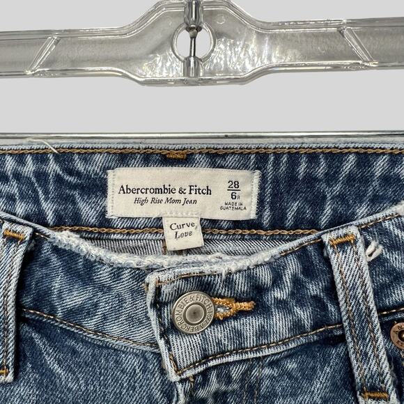 Abercrombie & Fitch High Rise Mom Jeans - Picture 4 of 5